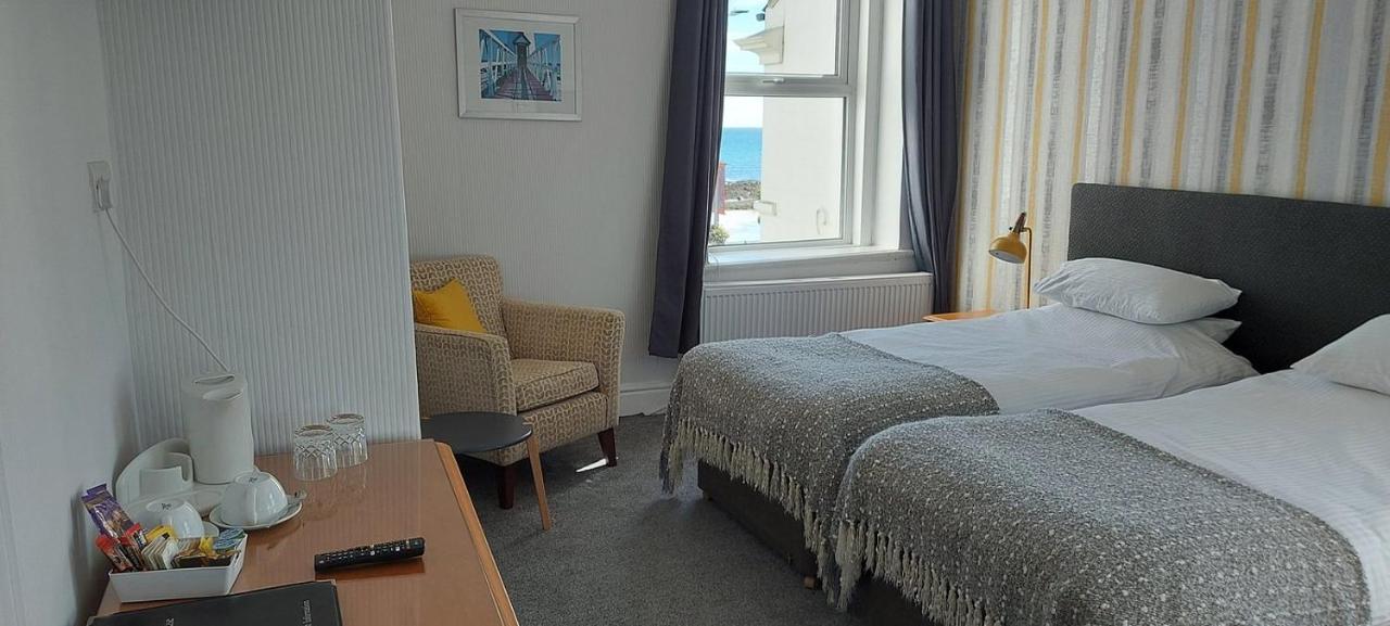 Tweepersoonskamer met 1 of 2 Bedden en Uitzicht op Zee