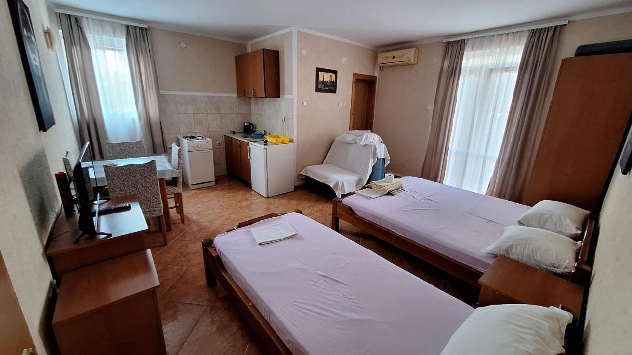 Monolocale con Divano-Letto