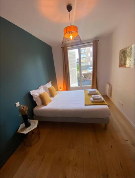 One-Bedroom Apartment with Terrace