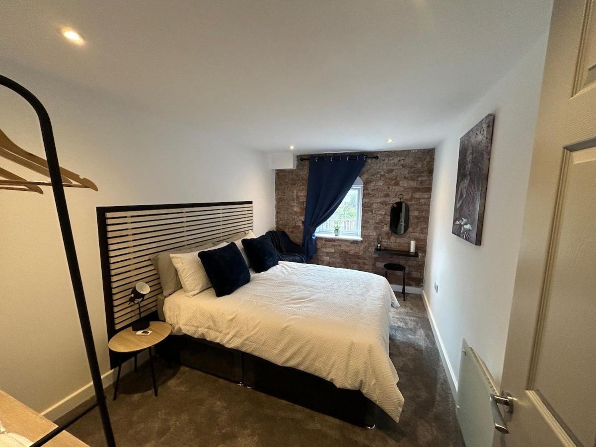 The Maltings - Contemporary 2 bedroom apartment with en-suite - Chambres d'hôtes Kirk Sandall