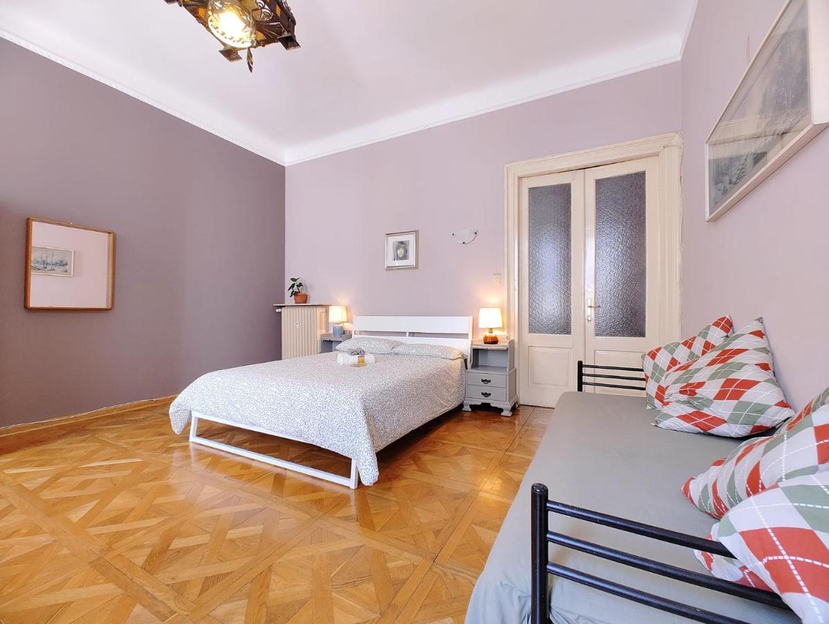 B7 Hostal - B&B