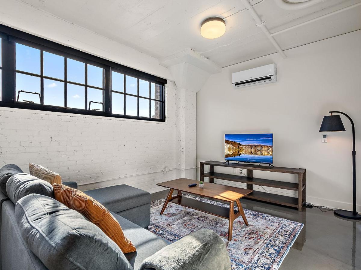 CozySuites NLG - Modern 1BR condo #03 - B&B