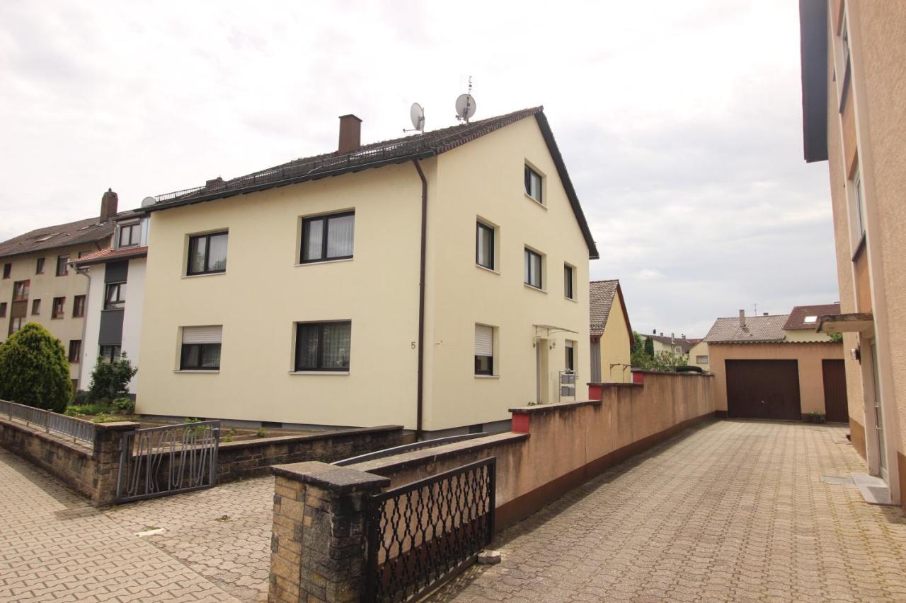 Moderne DG Wohnung in Linkenheim - Chambres d’hôtes Linkenheim-Hochstetten