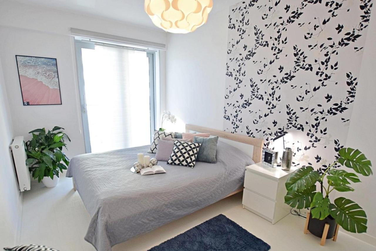 One-Bedroom Apartment with Balcony