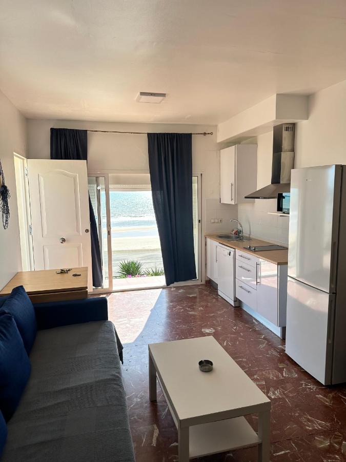 Studio Apartment with Sea View in groud floor