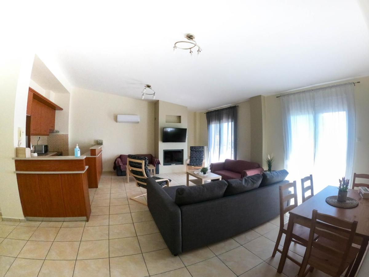 Luxury Beachfront Suite - Ferienwohnung Kritharia