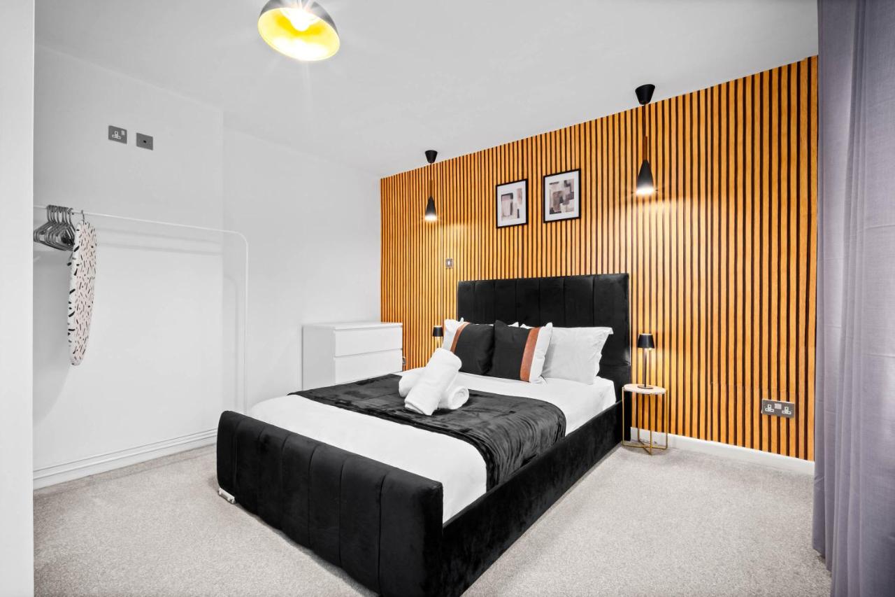 5 Bedrooms - 5 Bathrooms - Parking - Garden - 376 - B&B Birmingham