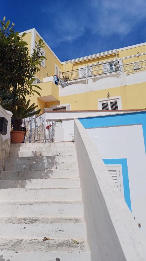 Appartamento con 2 Camere da Letto, Balcone e Vista mare