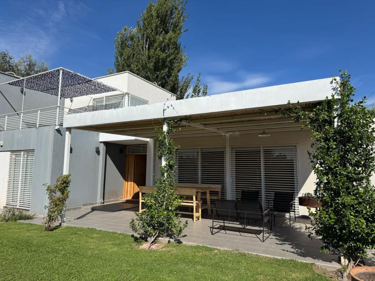 CASA ESPECTACULAR EN VISTALBA MENDOZA - Bed and Breakfast Las Compuertas