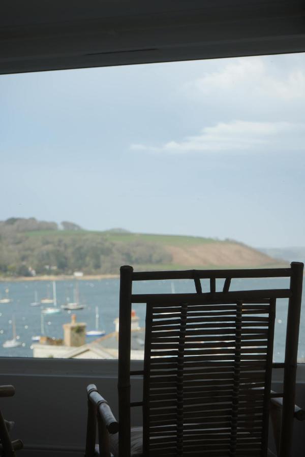 Stunning High Street Townhouse With Sea Views & Parking at 'Tide View Townhouse' - B&B