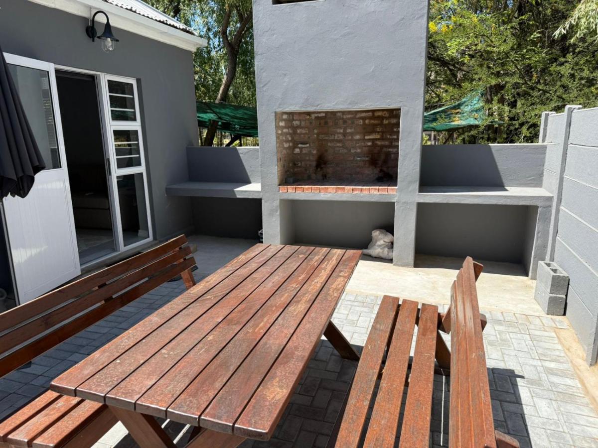 Onder die Karee - B&B Oudtshoorn