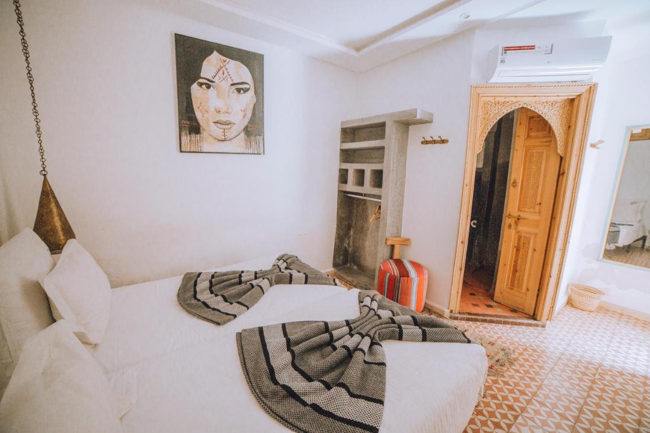 Chambre Double ou Lits Jumeaux avec Salle de Bains Privative