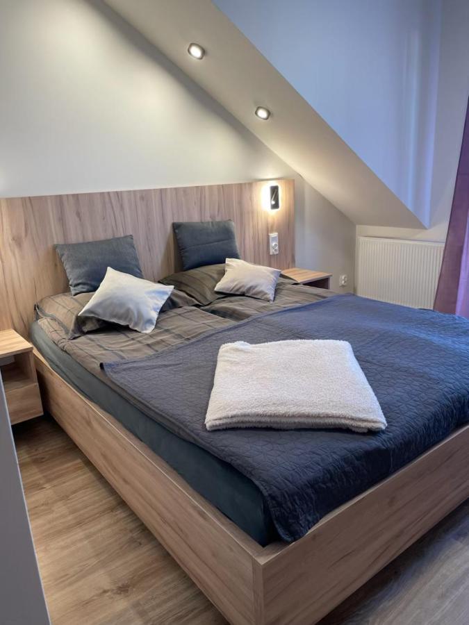 Pokoje i apartamenty nad Letniskową - B&B