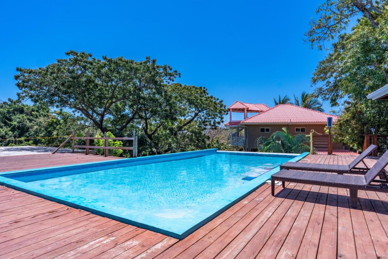 Odyssey Home - B&B Roatán