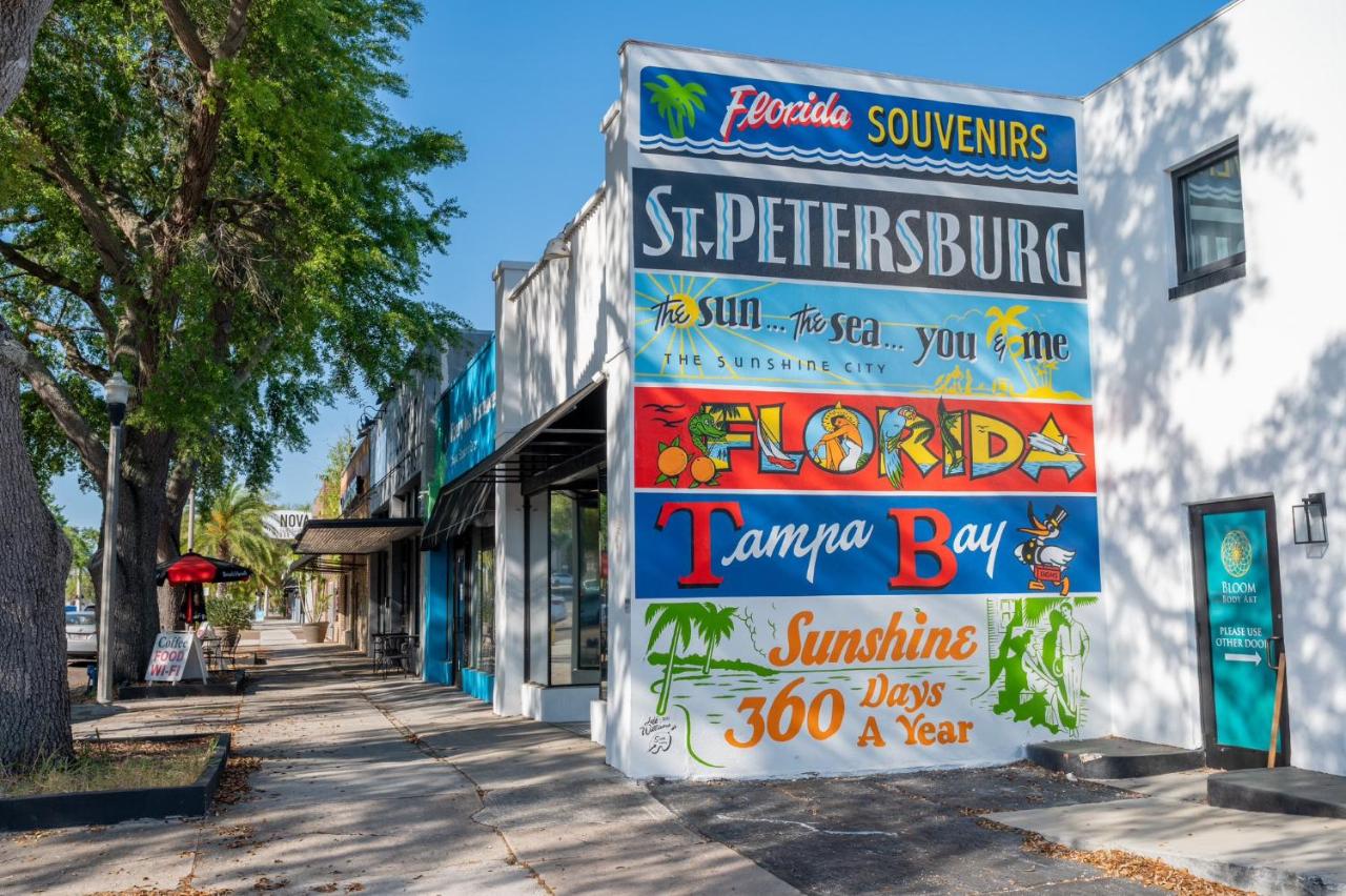 Downtown Zen 2-Bedrooms Private Bungalow - B&B St. Petersburg