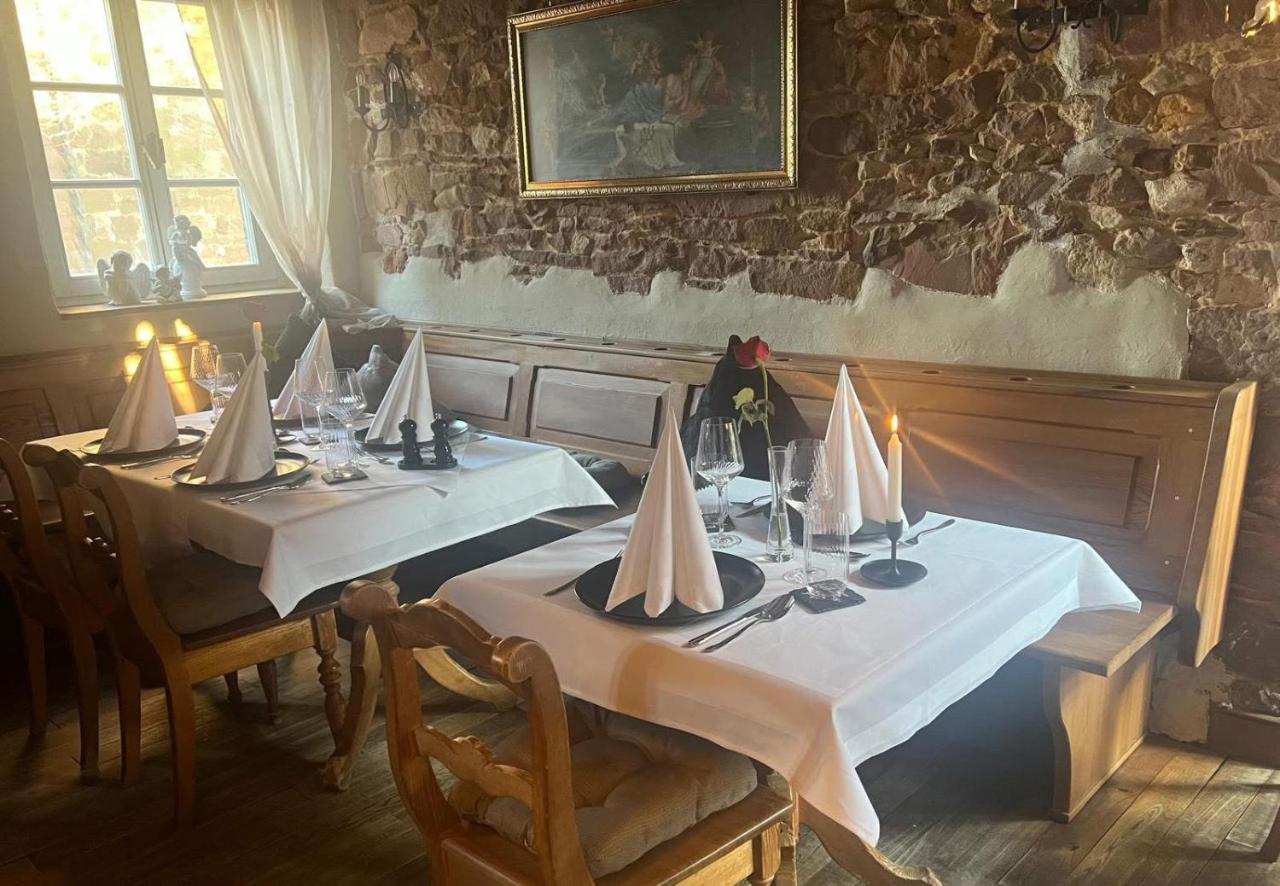 Landgasthaus Zum Engel - Bed and Breakfast Neuleiningen