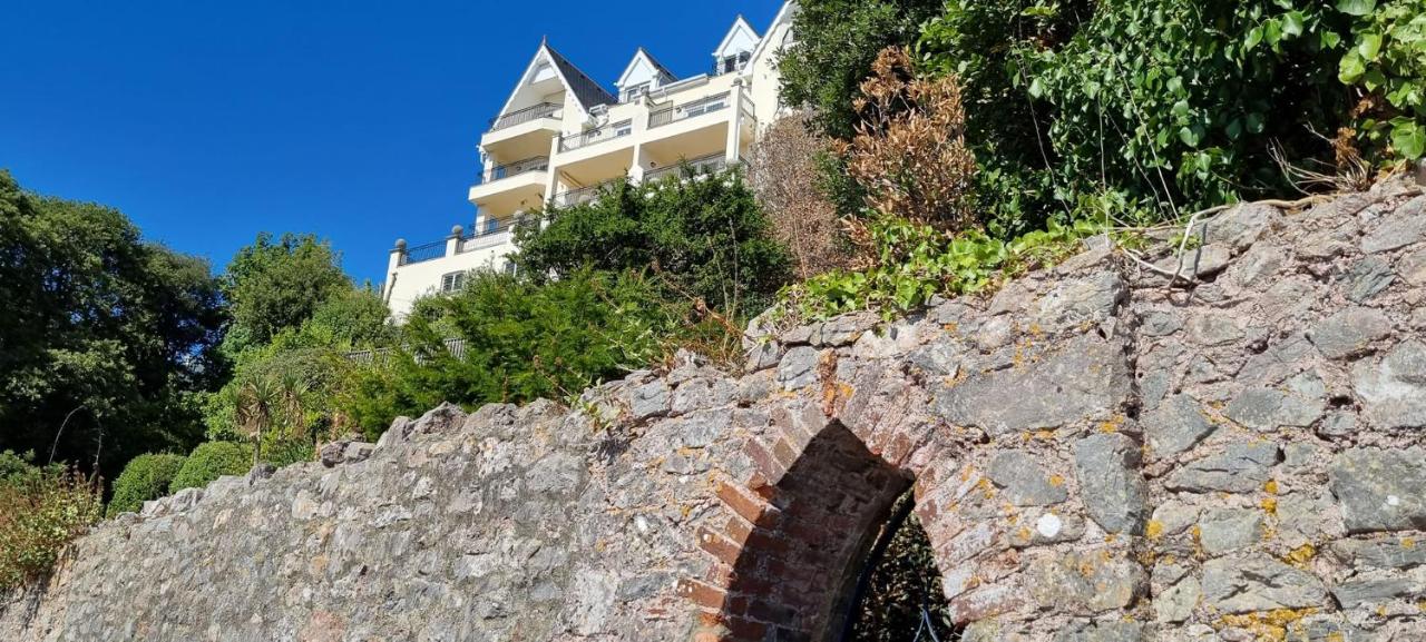Luxury Penthouse - Balconies & Stunning Sea Views - Bed and Breakfast Torquay