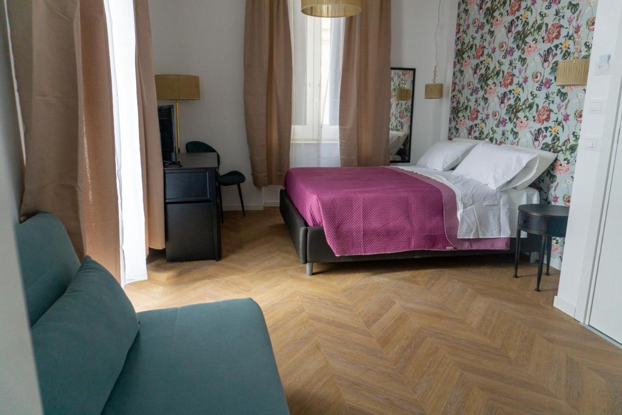 Deluxe Room (2 Adults + 1 Child)