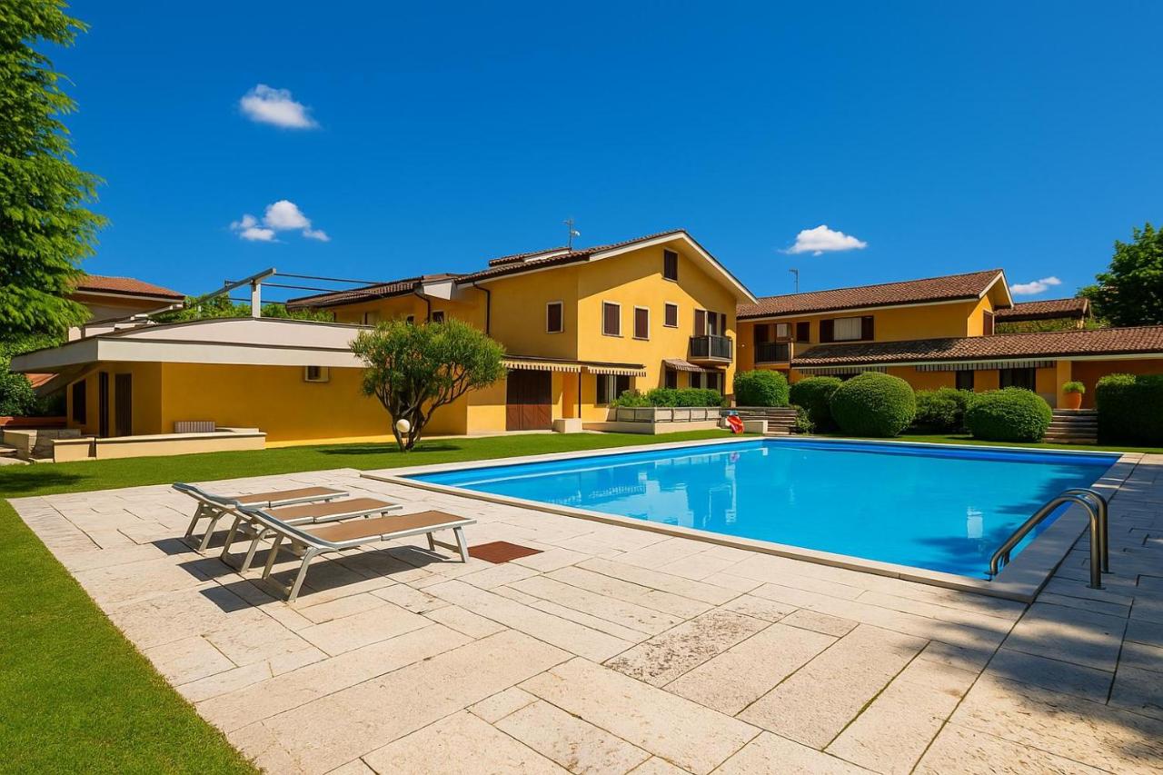 Casa Marisa - in residence con piscina - Bed and Breakfast