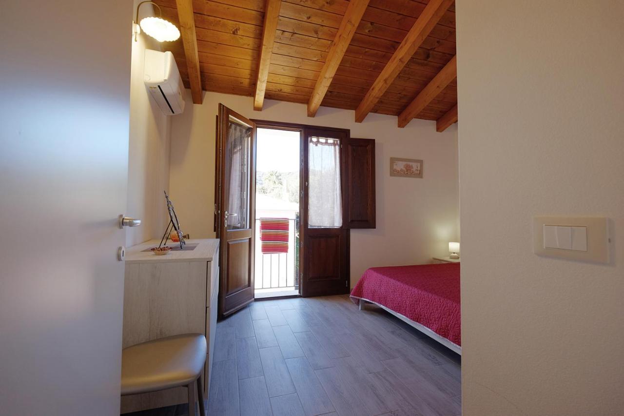 Dimora Rossa - casa baronale by Teuladaapartments - B&B Teulada