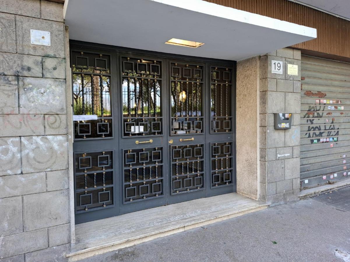 Rome Lumina - Bright two-room apartment near Metro C, 6 stops from the Colosseum - Chambres d'hôtes Rome