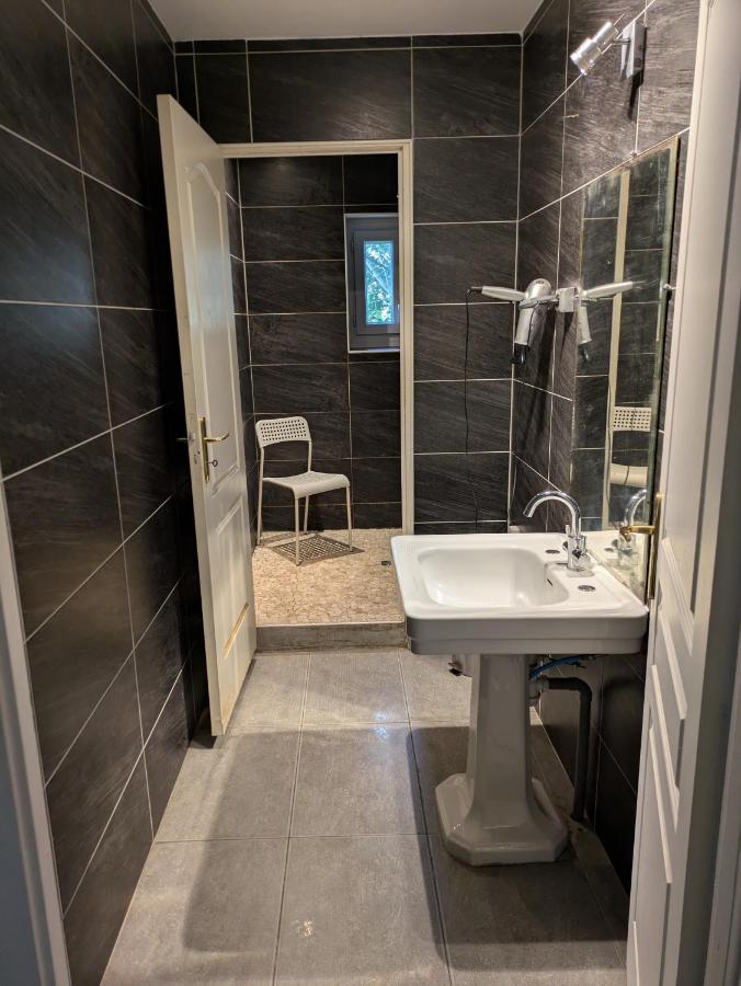 Doppelzimmer mit Gemeinschaftsbad