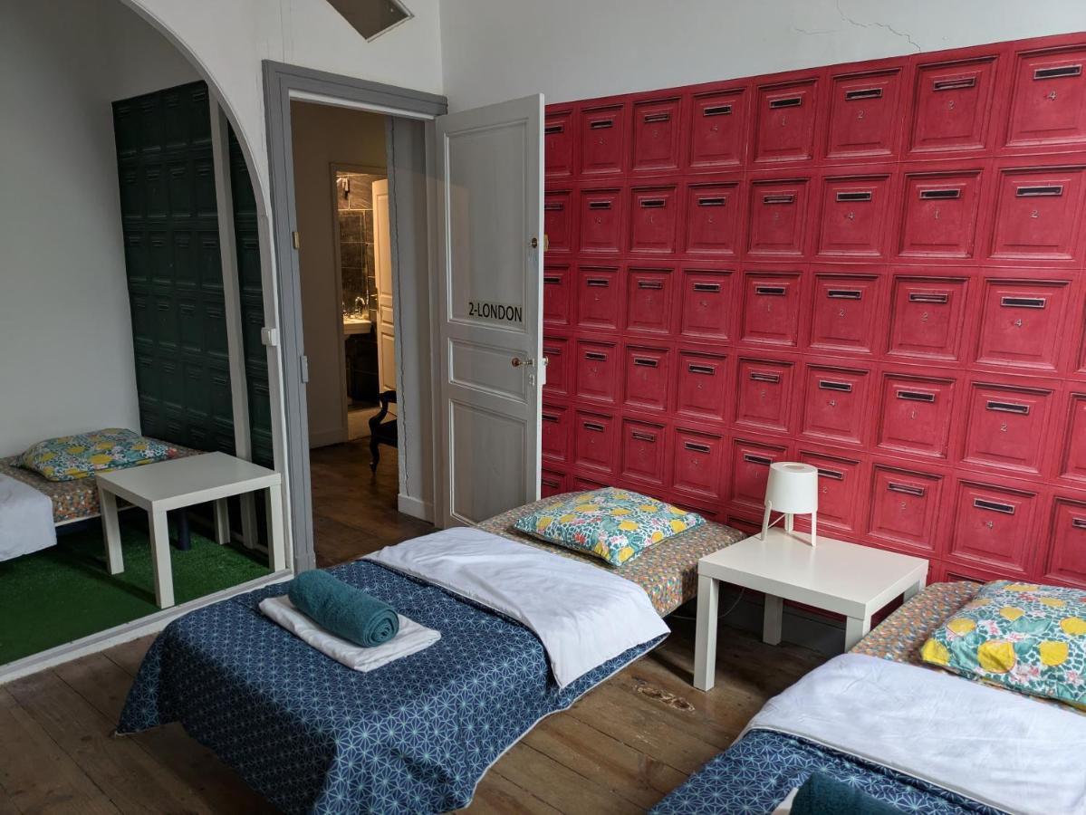Einzelbett im gemischten Schlafsaal