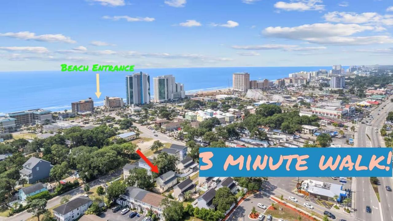 Beach Vibes Villa - 3 Bedrooms in prime location near beach with private yard! - B&B