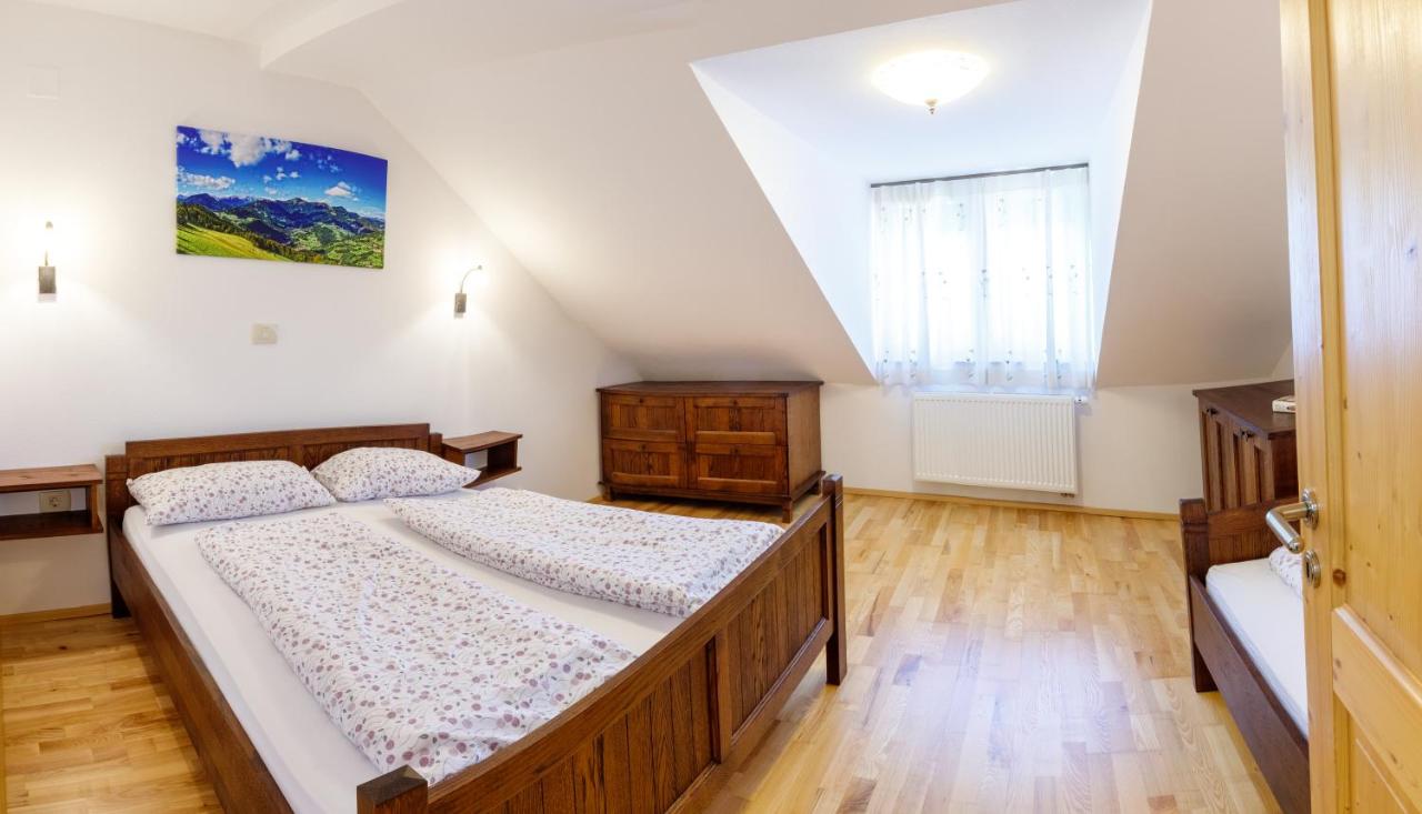 Apartment with Mountain View