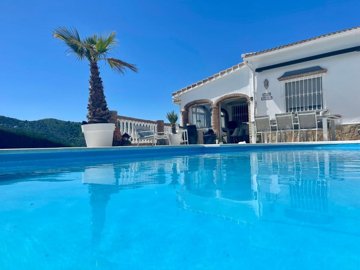 Villa Casira, 10 personen, Viñuela, Andalucía - B&B
