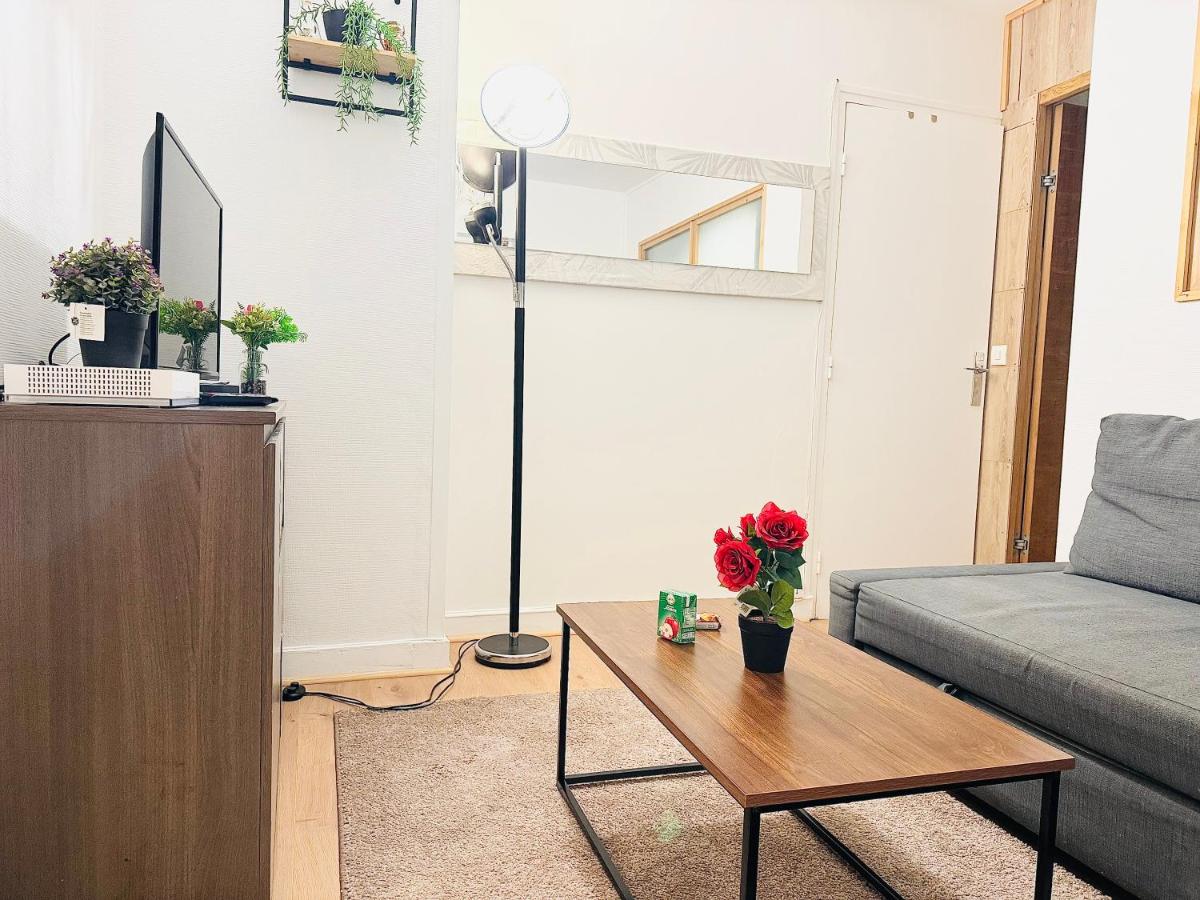SUPERBE APPARTEMENT 2 PIÈCES AVEC GRANDE TERRASSE - Ferienwohnung