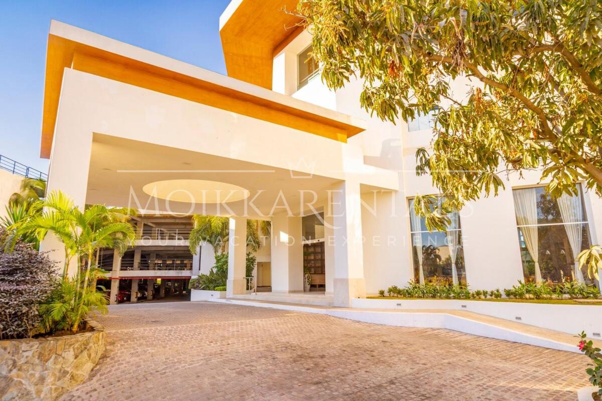 Stunning View Oceanfront Condo by Moikkarentals - B&B Puerto Vallarta