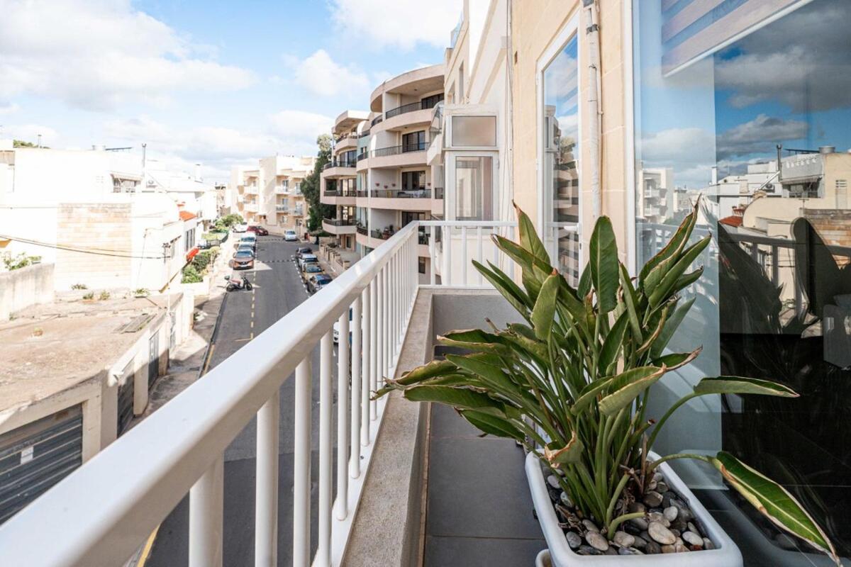 Charming 3 Story Maltese House with Terrace & BBQ - B&B