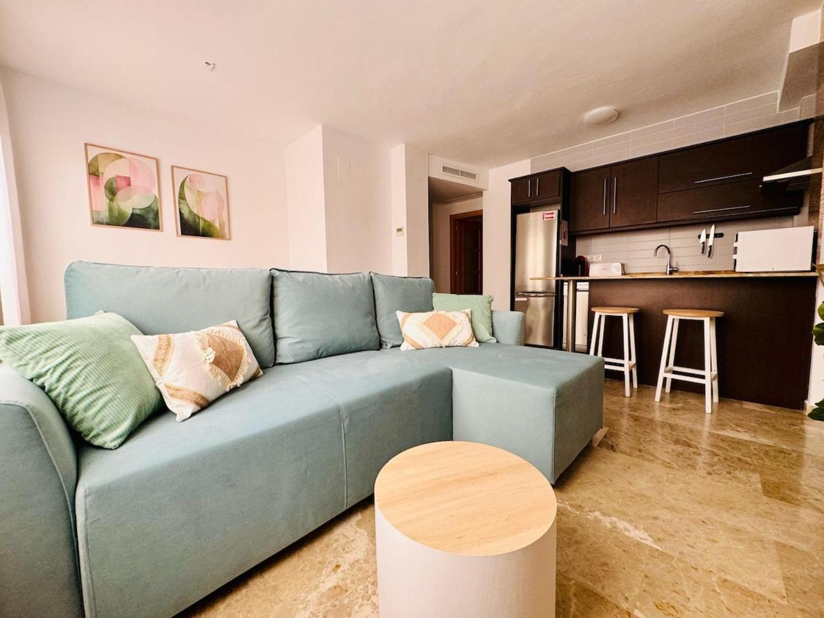ABAT 2 Cool & Wide Flat next to the Cathedral - B&B