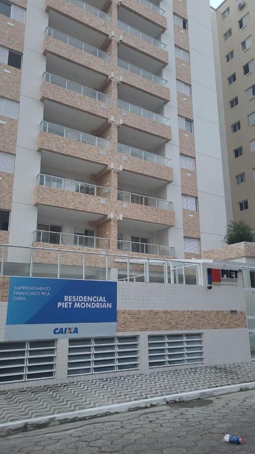 Apto- 2 dormitórios com Sacada- WI FI - vaga garagem- Praia da Guilhermina, próximo da Feirinha da Guilhermina - Ferienwohnung Praia Grande