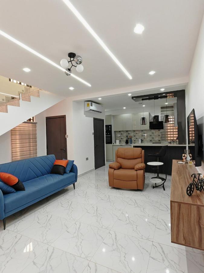 Two bedroom duplex at Lakeside, Accra - Chambres d’hôtes