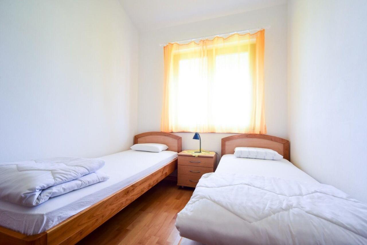 Appartement met 2 Slaapkamers en Uitzicht op Zee
