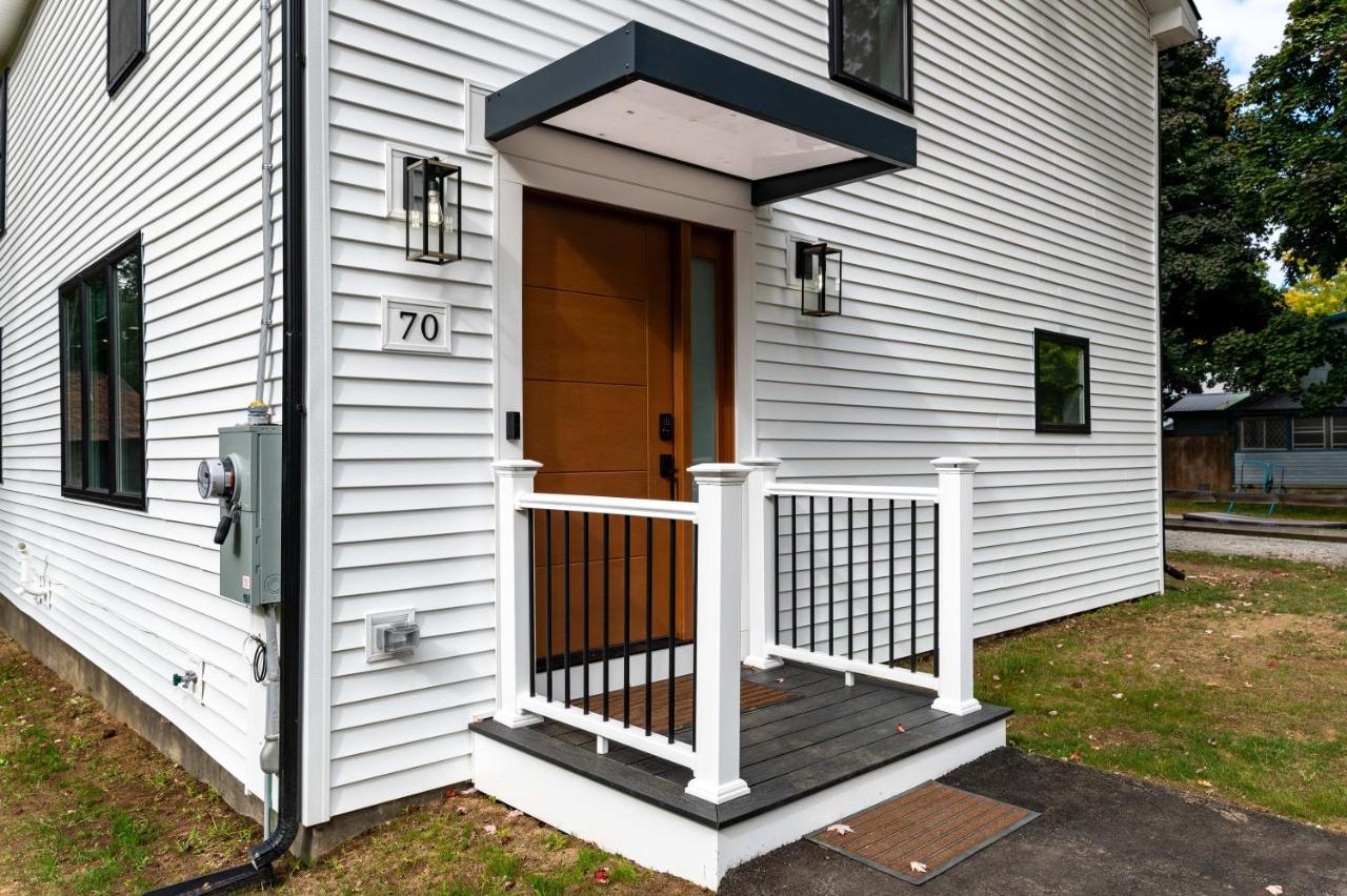 All New Retreat Walk to Village, Fire Pit, WiFi - B&B Conway
