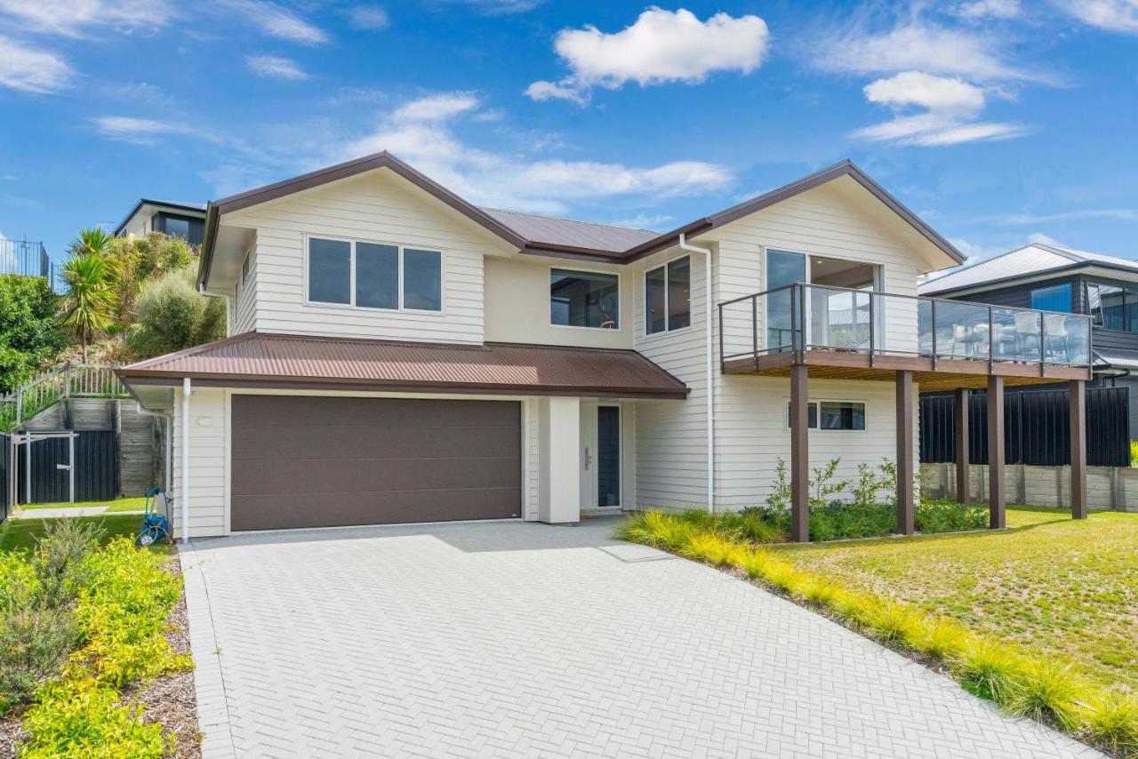 Penny Haven - Lake & Mt Tauhara views, family friendly - B&B
