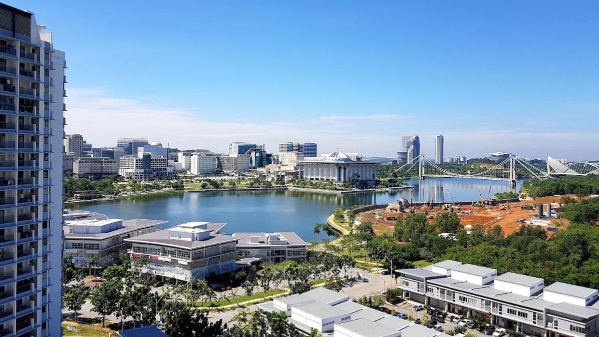 Ayer8 Putrajaya Guesthouse Lakeview 3 Rooms - B&B