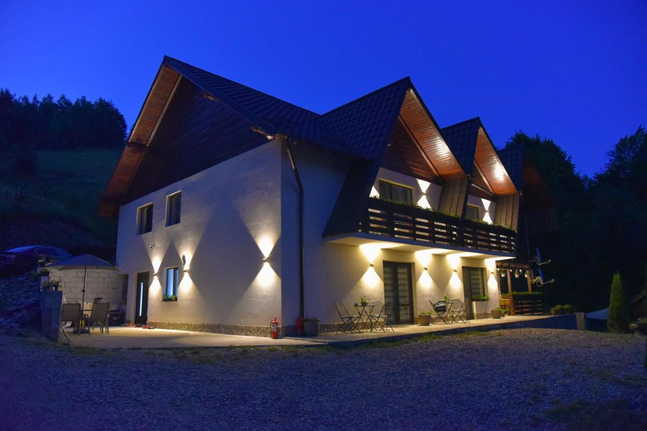 Pensiune Agroturistică LA IZVOR - B&B Mănăstirea Humorului