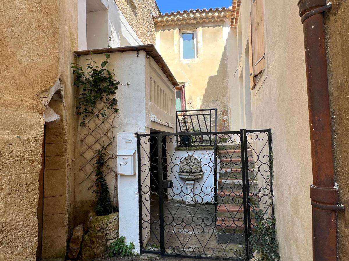 Maison cosy en Provence Proche Golf Pont Royal - Bed and Breakfast