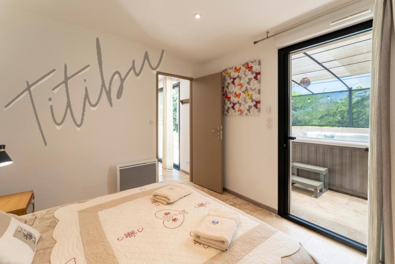 One-Bedroom Apartment with Garden