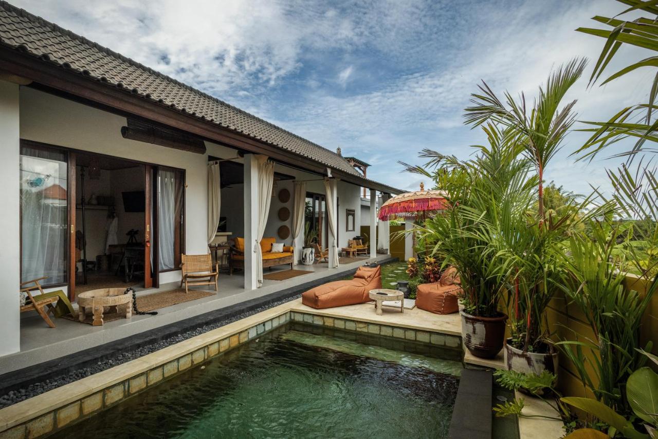 Stylish Tropical Escape villa in Cemagi 2BR - B&B