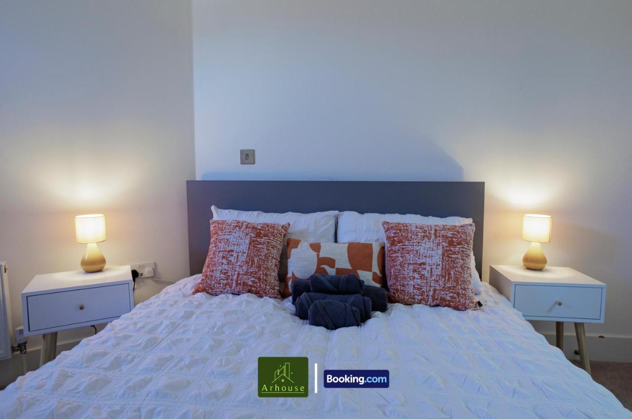 One Bedroom Apartment By Arhouse Apartments Short Lets & Serviced Accommodation Kingston With Free WiFi - Bed and Breakfast
