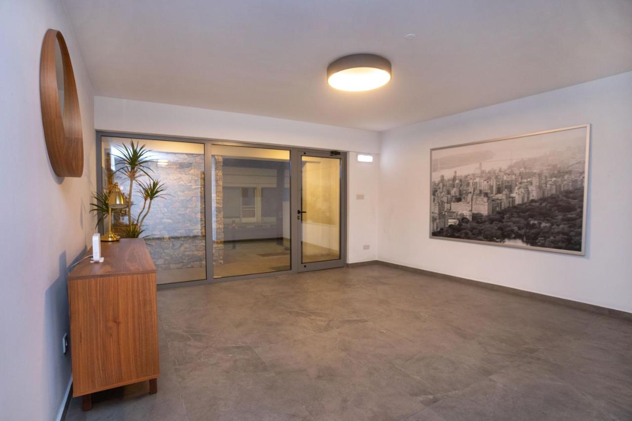 Crown Hall Suites - B&B