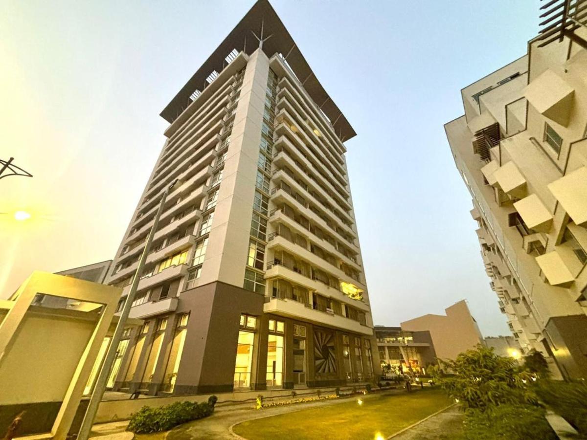 Penta Square Signature Apartments In DHA Lahore By SH - B&B