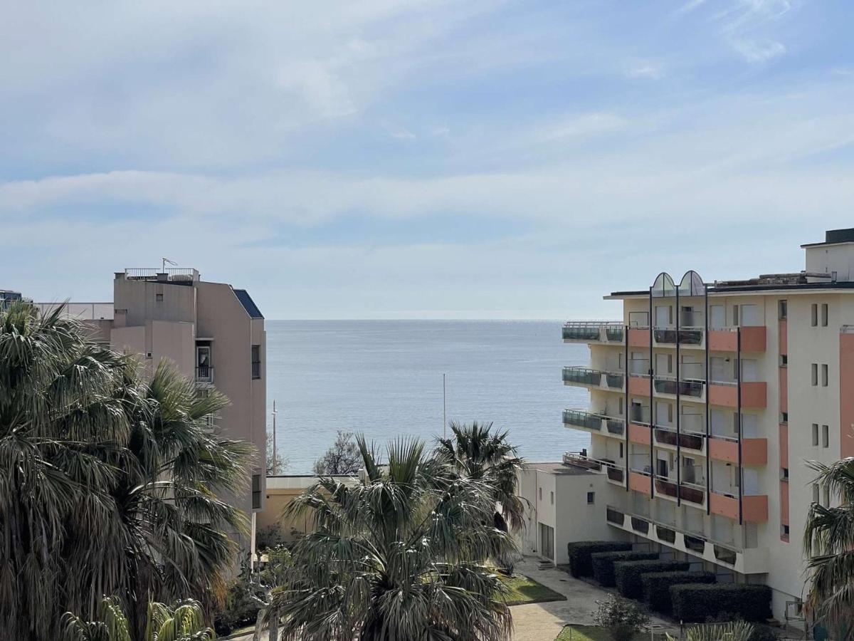 Appartement 2 chambres avec terrasse au Lavandou - FR-1-308-122 - B&B