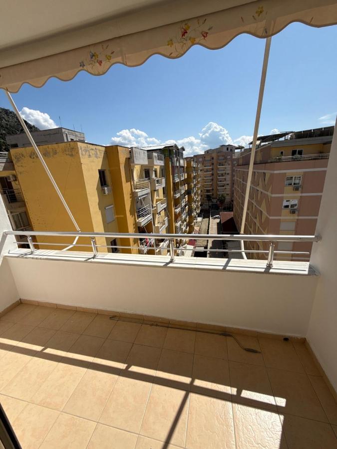 Modern Beachfront Apartment in Shengjin Views - Bed and Breakfast Shëngjin