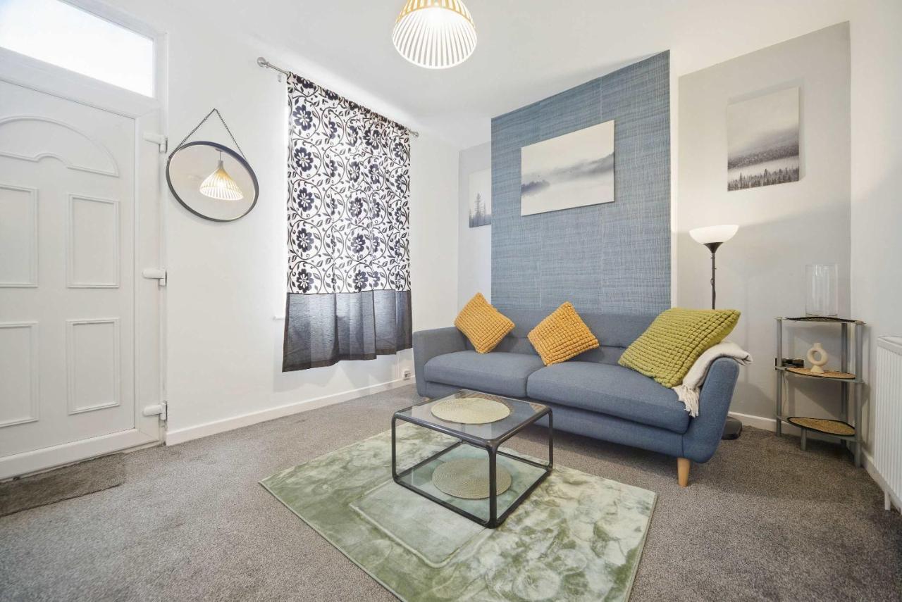 3 Bedroom House Near Leeds City Center - B&B